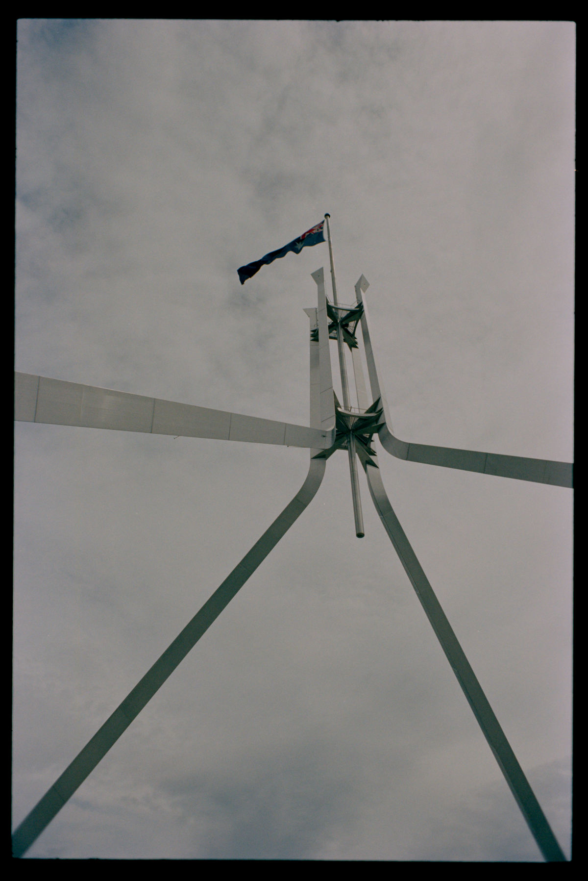 parliamenthouseflag