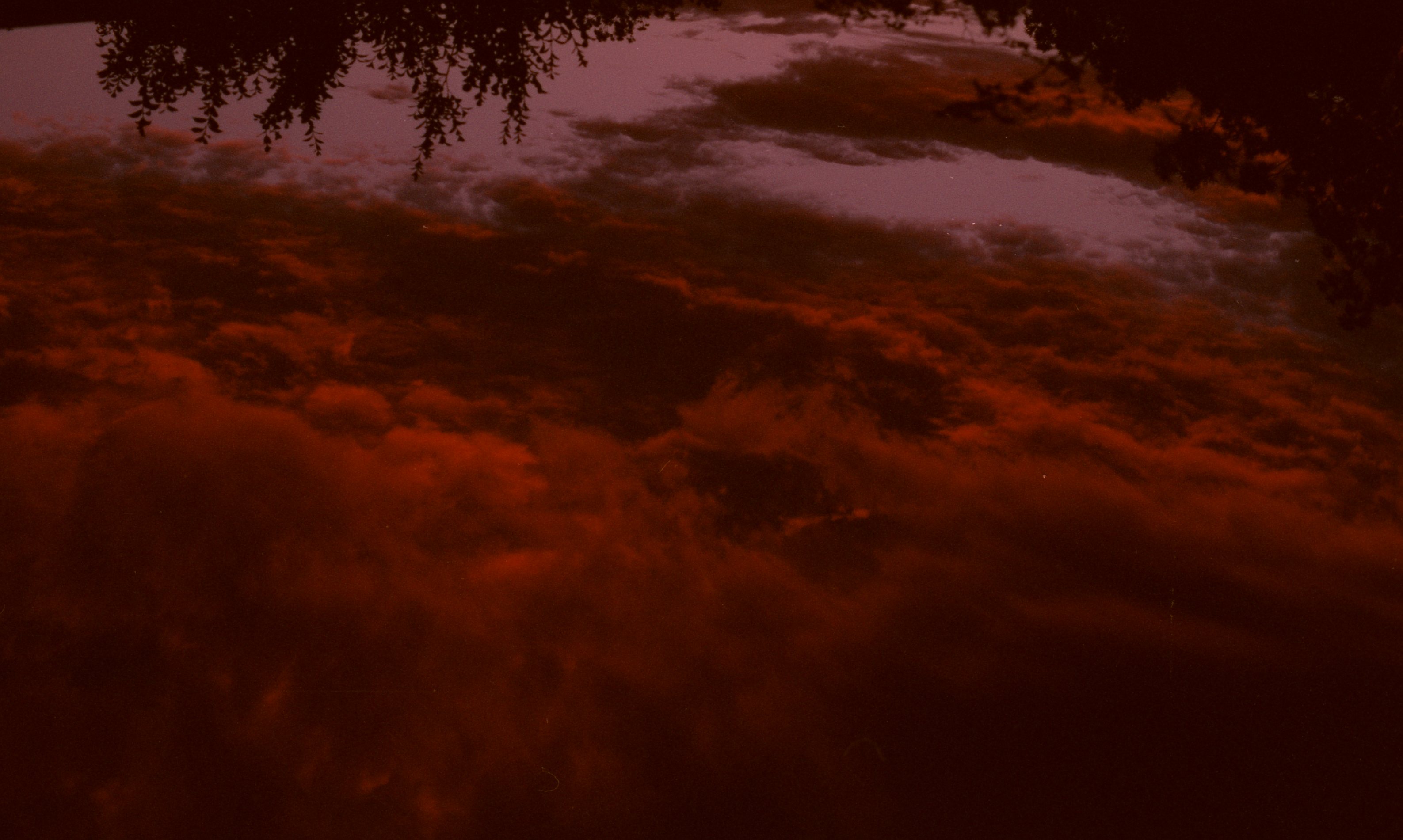 cloudsred